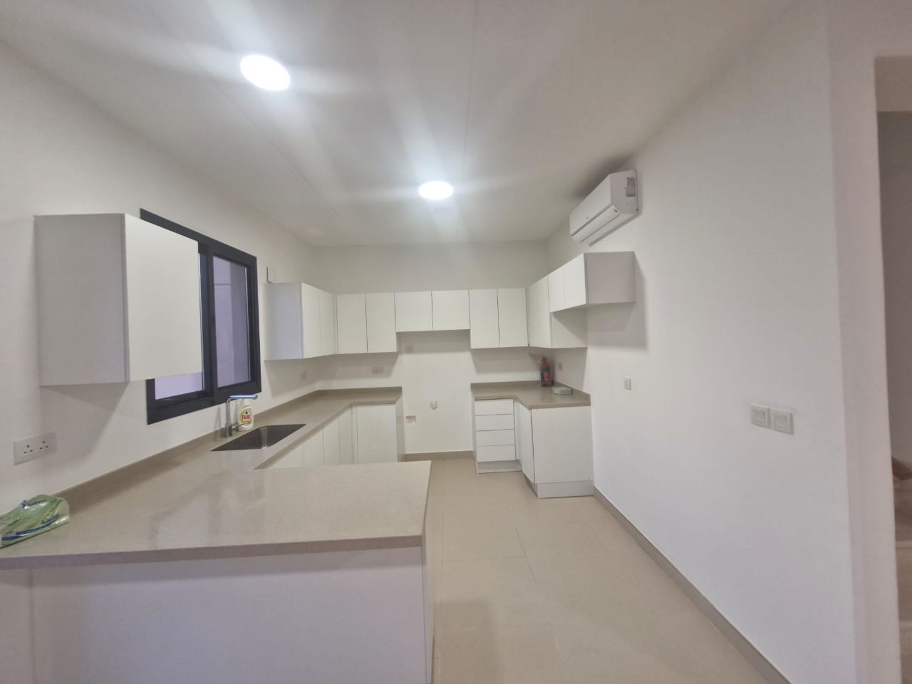  🏡 *Modern Townhouse for Rent in Sedra (Roshn) – Stylish & Family-Friendly* 👨‍👩‍👧‍👦